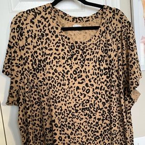 Old Navy. Size 3X. Tee. (Tub A)